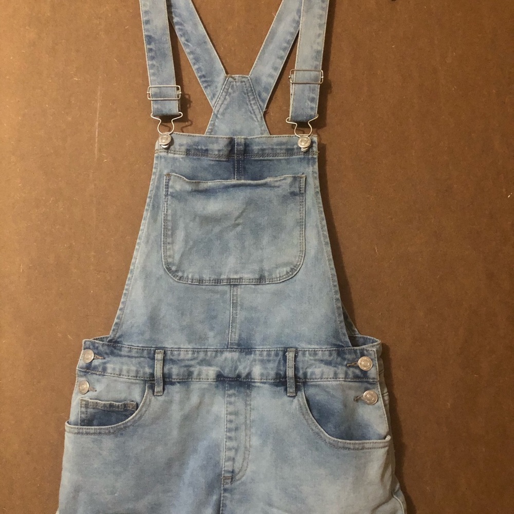 Forever 21 overall shirts Size M